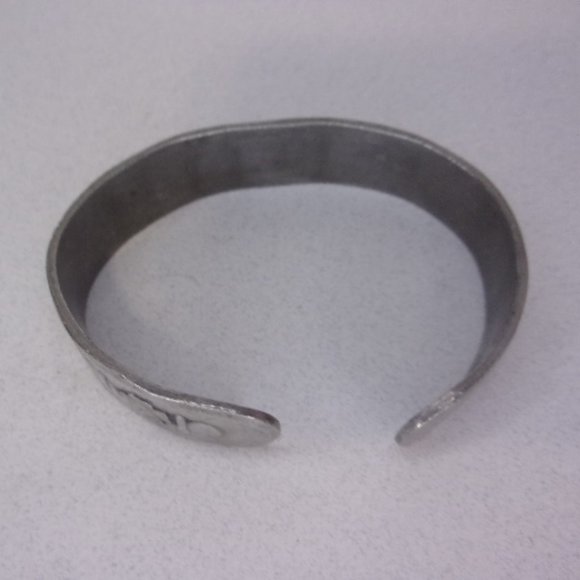 Wendell August Forge Pewter Dogwood Cuff Bracelet - Picture 3 of 8